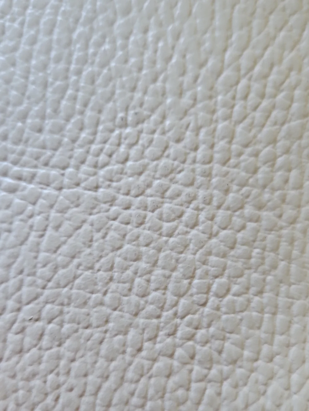CLASSICO Off White Pebbled Vegan Wristlet NWOT